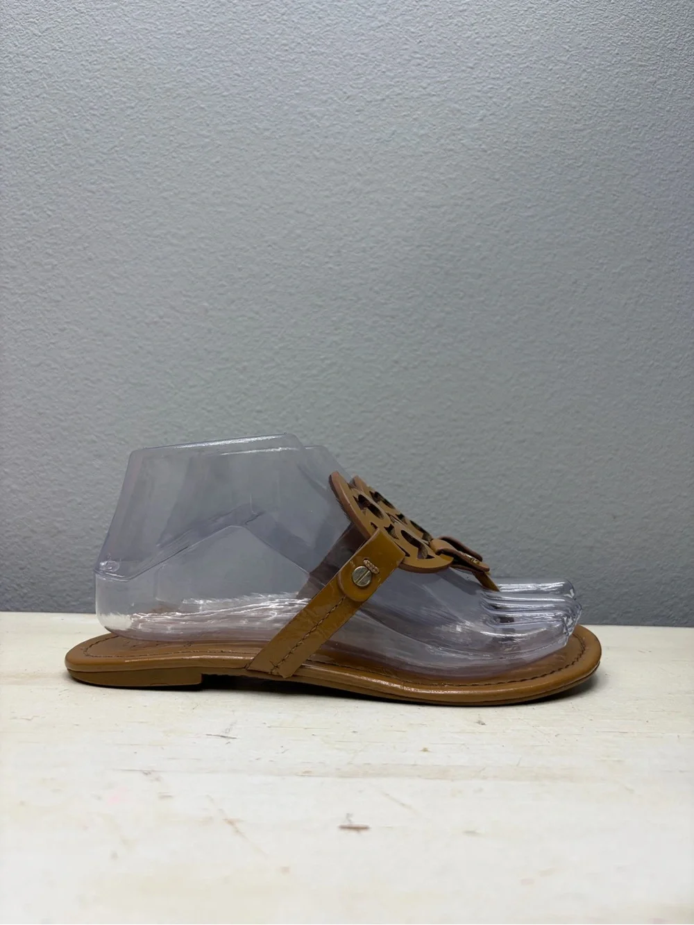 Tory Burch Brown Patent Leather Miller Thong Sandals Size 6